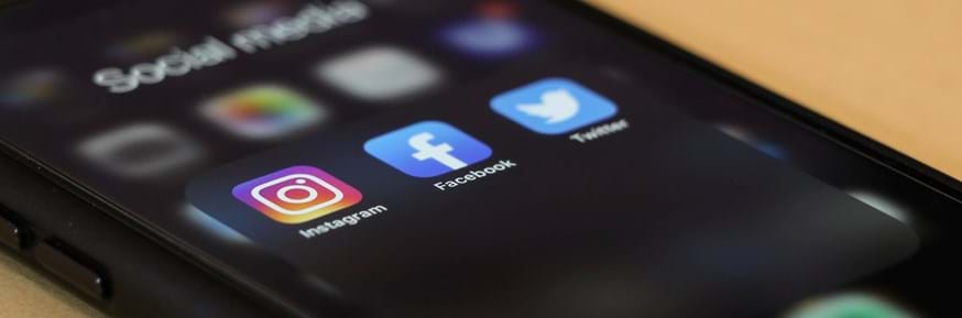 Smart phone screen displaying social media icons